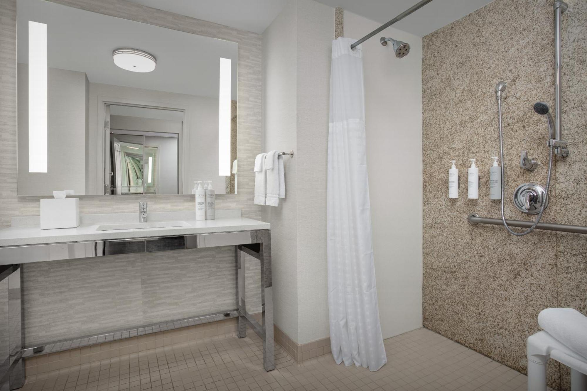 Hilton Garden Inn Portsmouth Downtown Номер фото